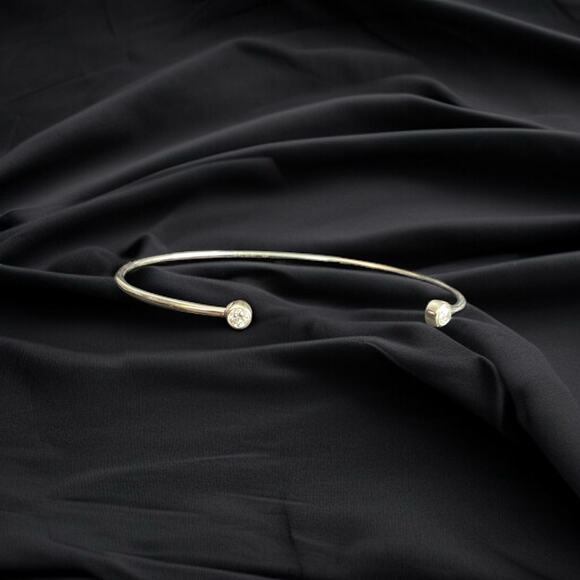 Forevermark Icon™ Open Bangle - 18k White Gold / 0.15 ctw Bracelet - Picture 1 of 7